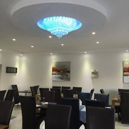 Hotel Restaurant Le Mistral Peipin Exteriör bild